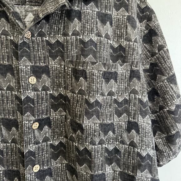 Batik Bay is 100% Silk Men’s Button Up Hawaiian Shirt Size L Brown Geometric - Picture 6 of 7